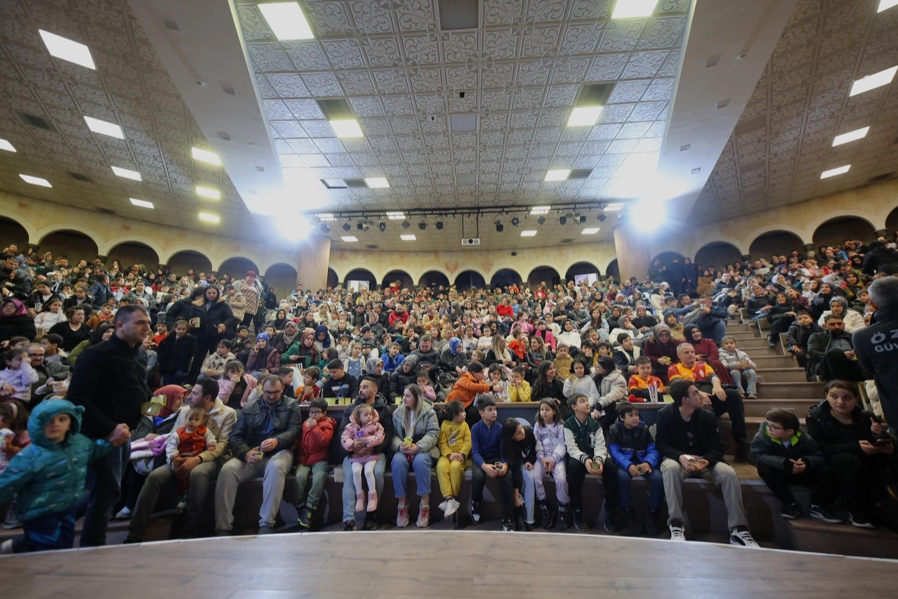 Nevşehir’de küçük izleyicilere büyük eğlence