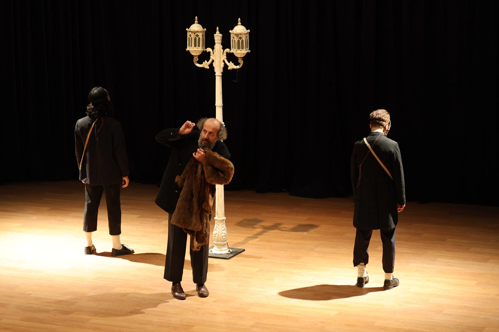 Sakarya’da ‘Carmen’ tiyatroseverlerden alkışları topladı