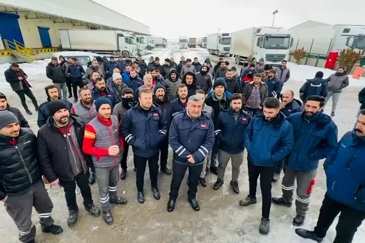 Migros’tan sonra BİM depo çalışanları da direnişe geçti