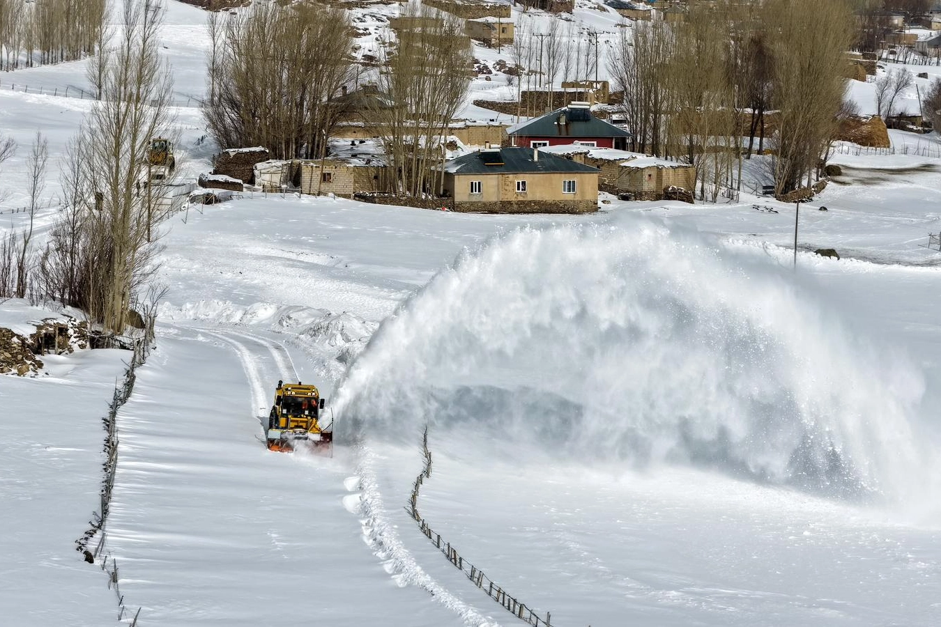Van’da 220 köy yolu ulaşıma kapalı