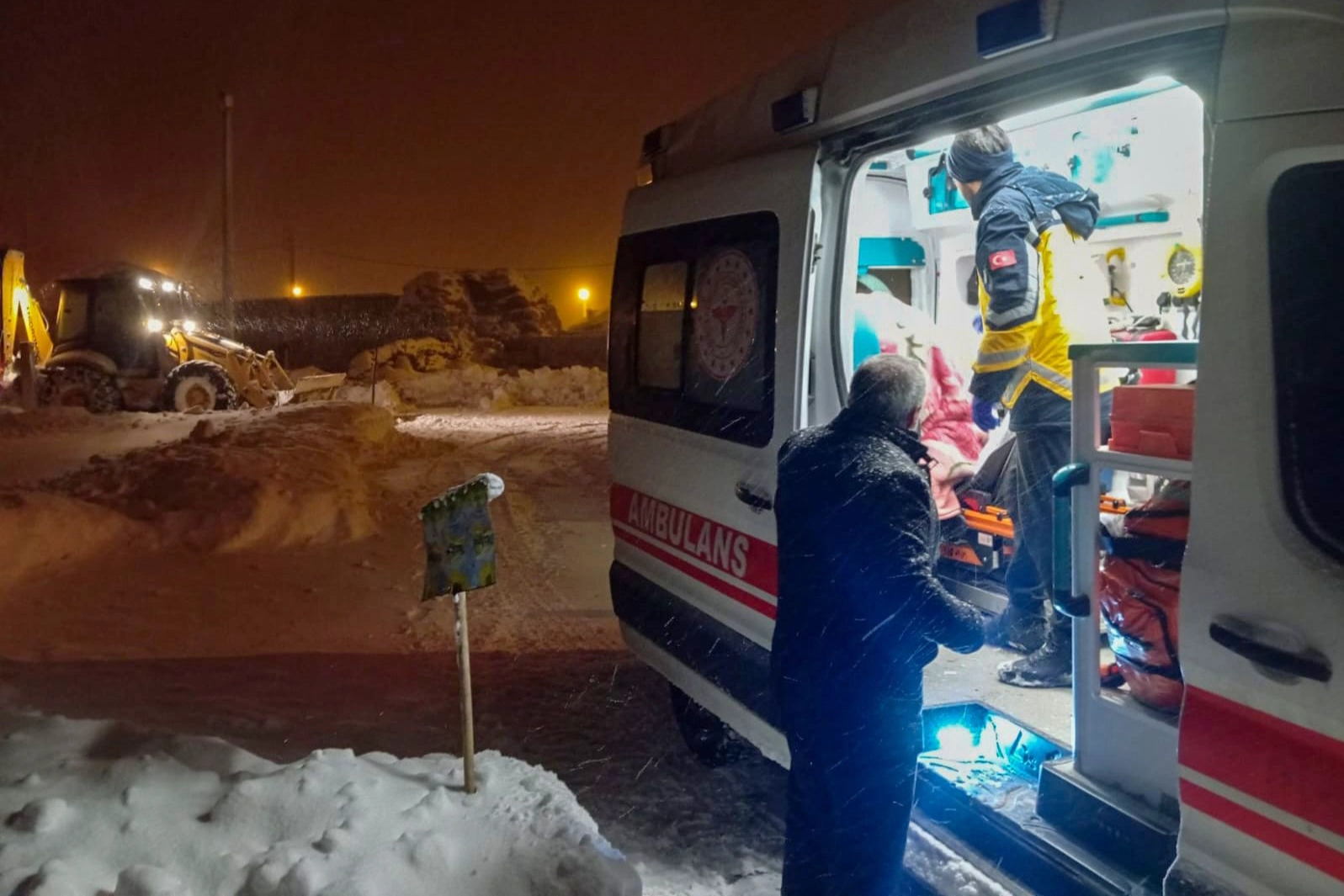 Van’da yaşamı durduran kar afeti