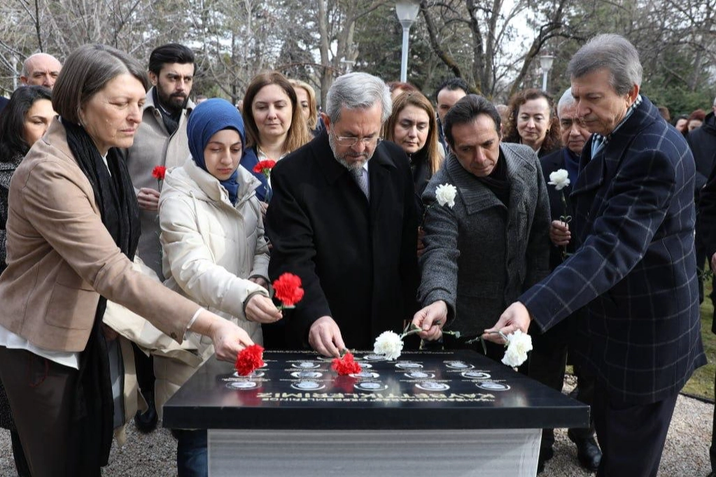 Ankara Üniversitesi depremde kaybedilen öğrencilerini andı