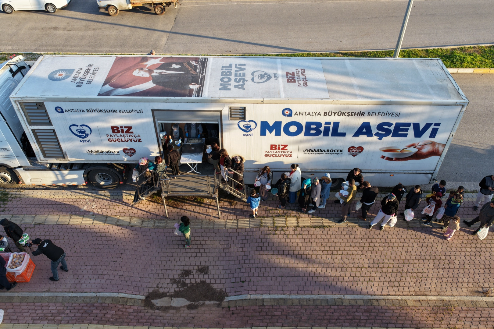 Antalya’da Mobil Aşevi Ramazan’da mahallelere ulaşıyor