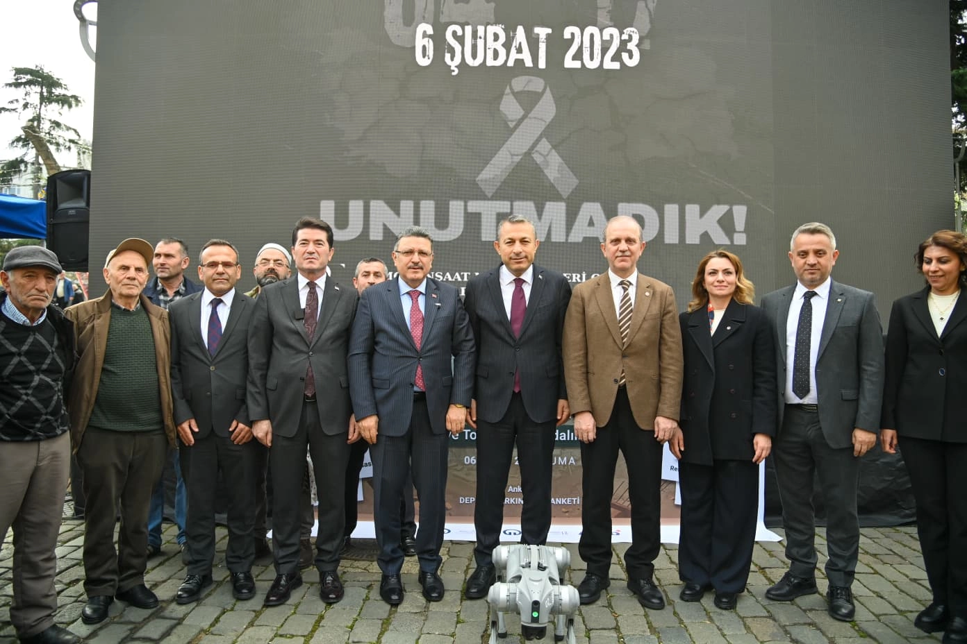 Depremde can veren vatandaşlar Trabzon’da anıldı