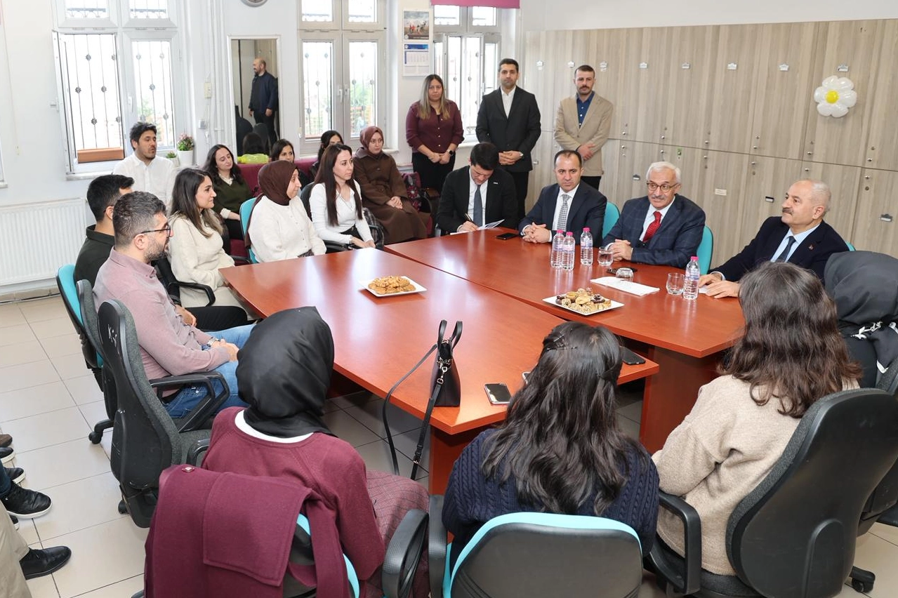 Gebze’de Başkan Büyükgöz’den okullara ziyaret