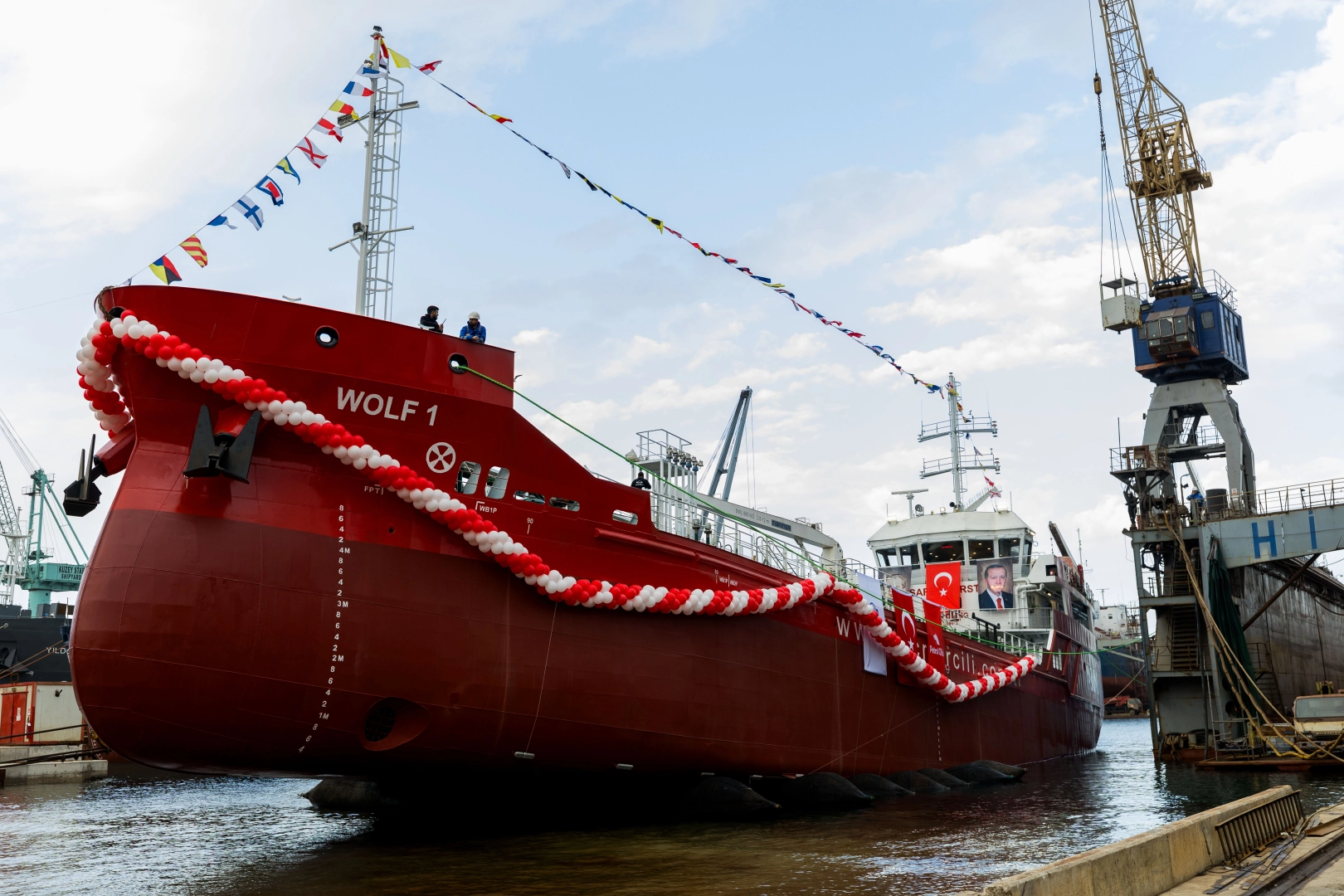 İlk sıfır emisyonlu tanker “WOLF 1” denize indirildi