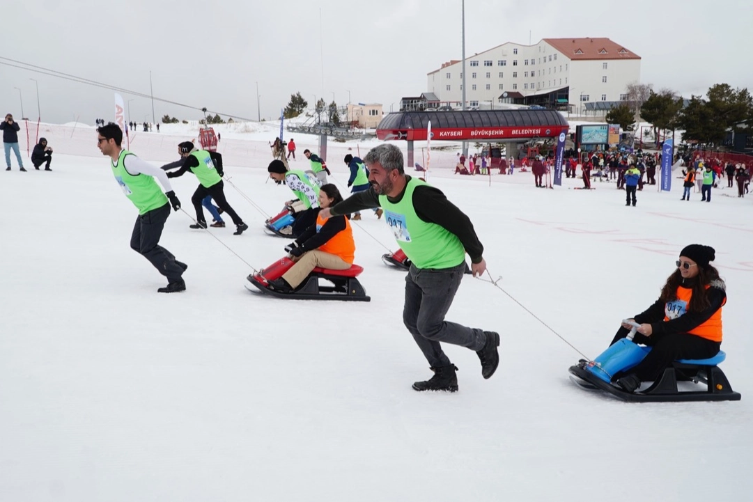 Kayseri Erciyes’te ‘Artık Çekilmez Oldun’ kızak yarışı
