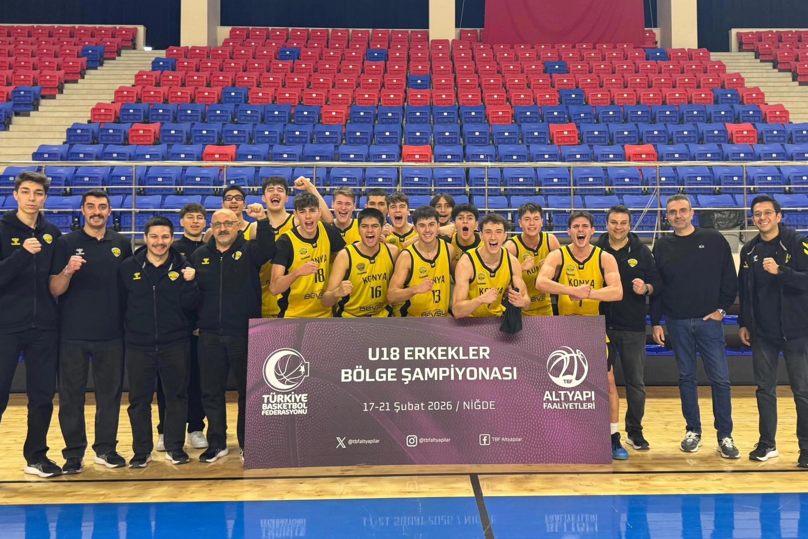 Konya Büyükşehir’in basketbol altyapısındaki gençler gururlandırıyor