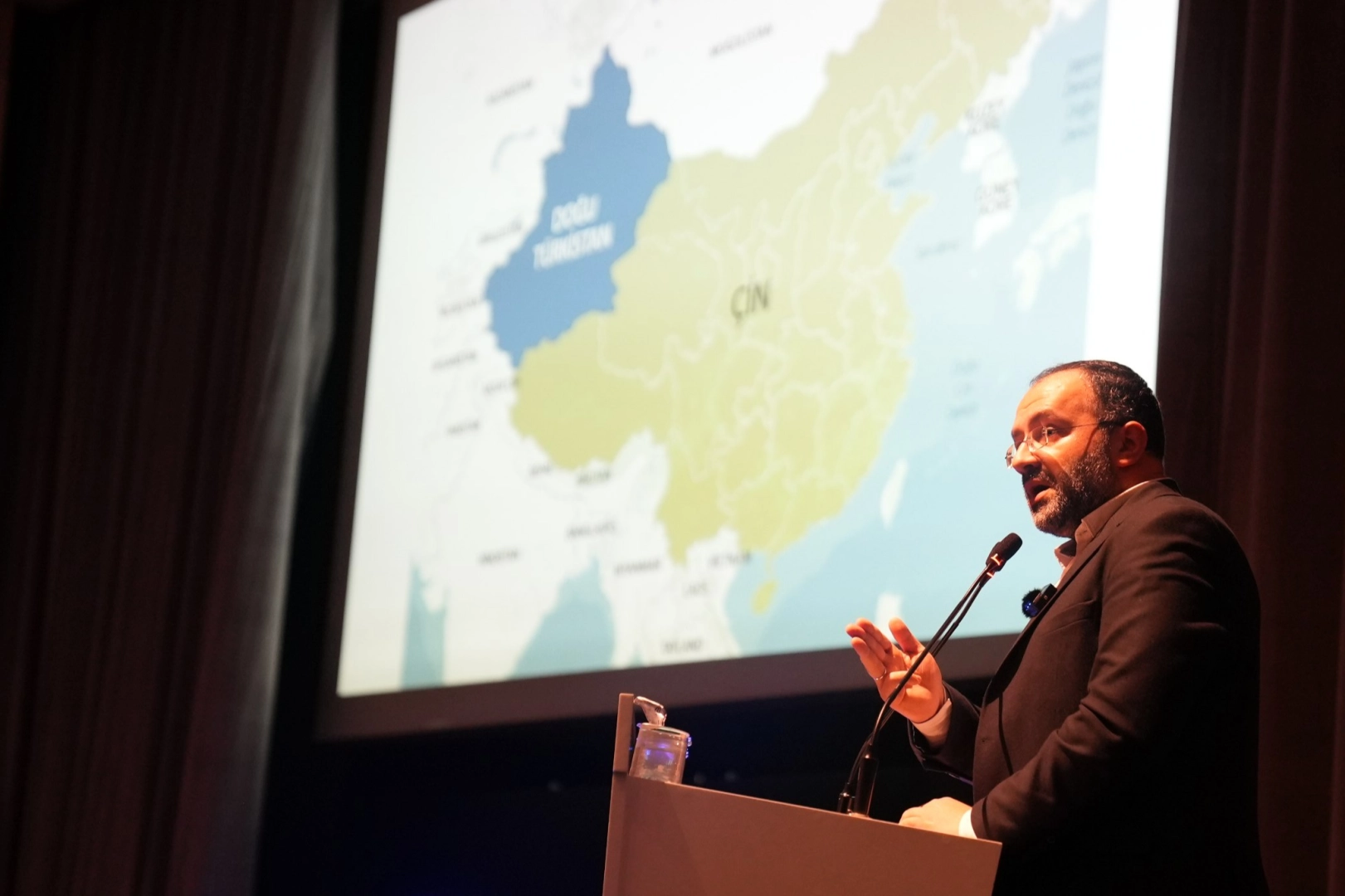 Konya’da ‘Doğu Türkistan’ söyleşisi