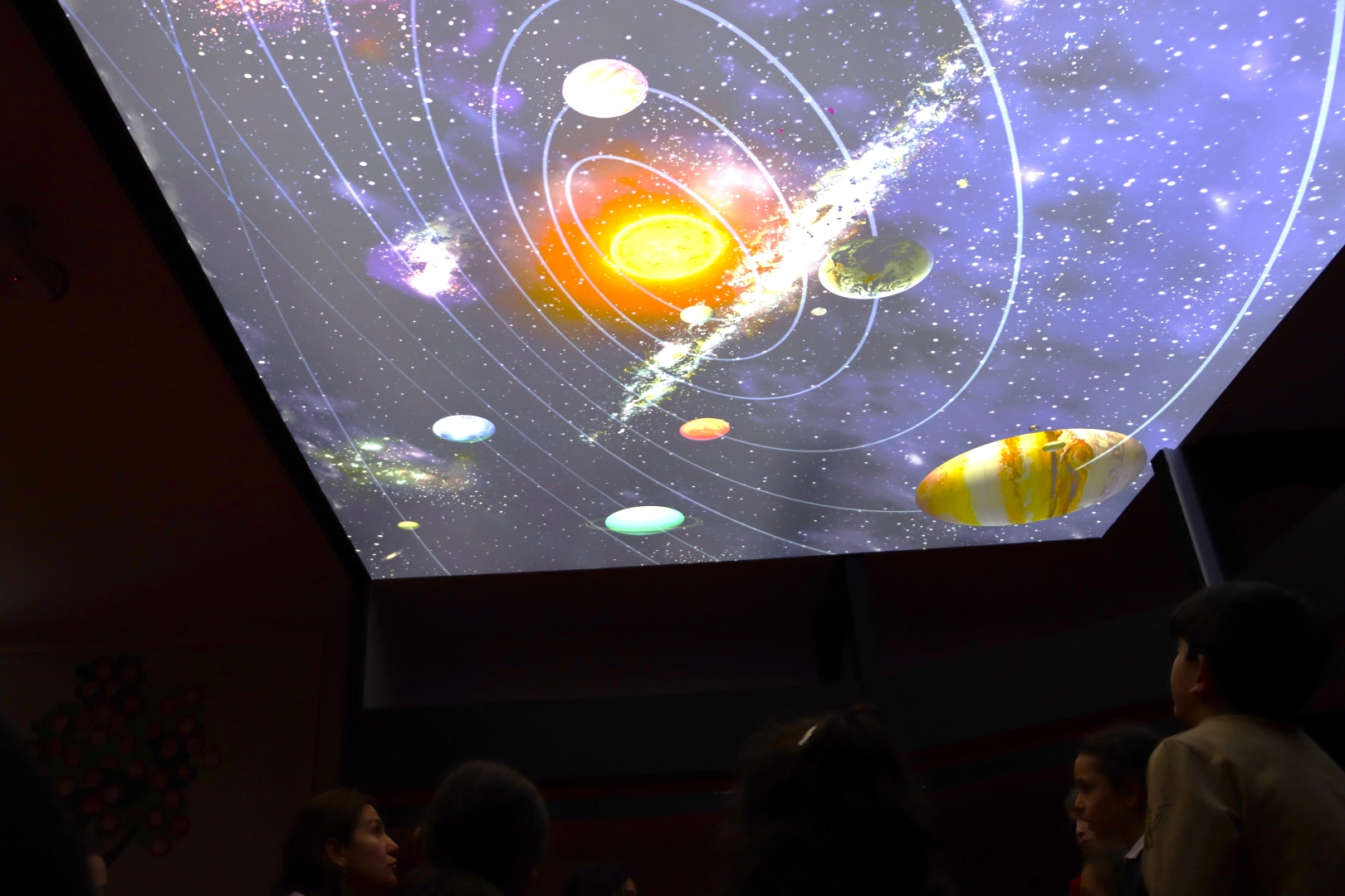 Maltepe’de minikler uzayın sırlarını bu atölyede keşfetti