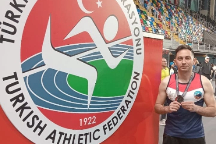 Polis memuru Gökhan Uluman’dan atletizmde üç altın madalya