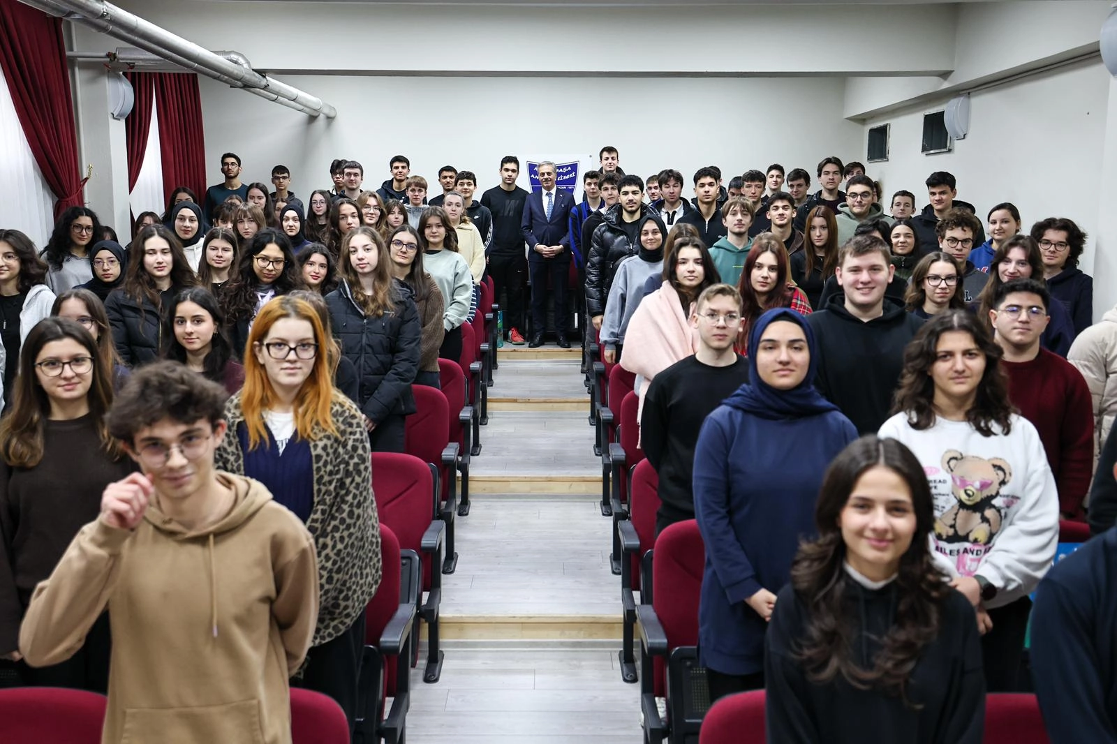 Sakarya’da Başkan Alemdar liselilerle buluştu