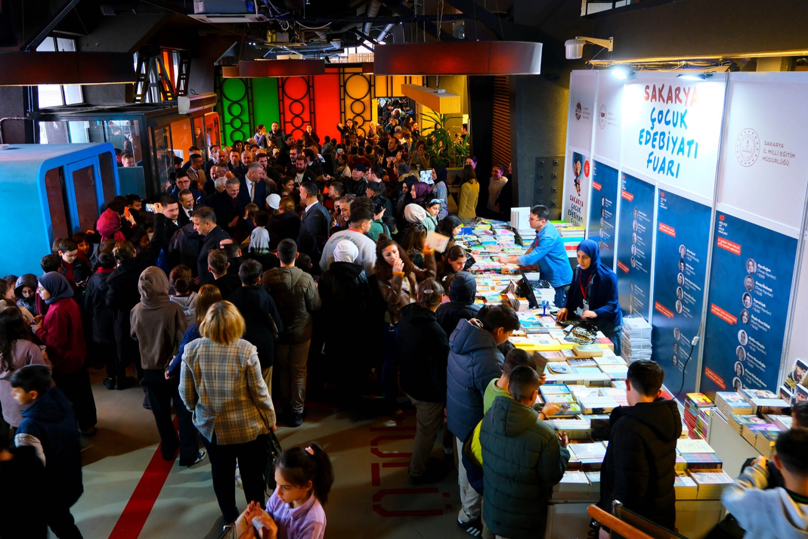 Sakaryalı çocuklar ‘Edebiyat Fuarı’nda buluştu