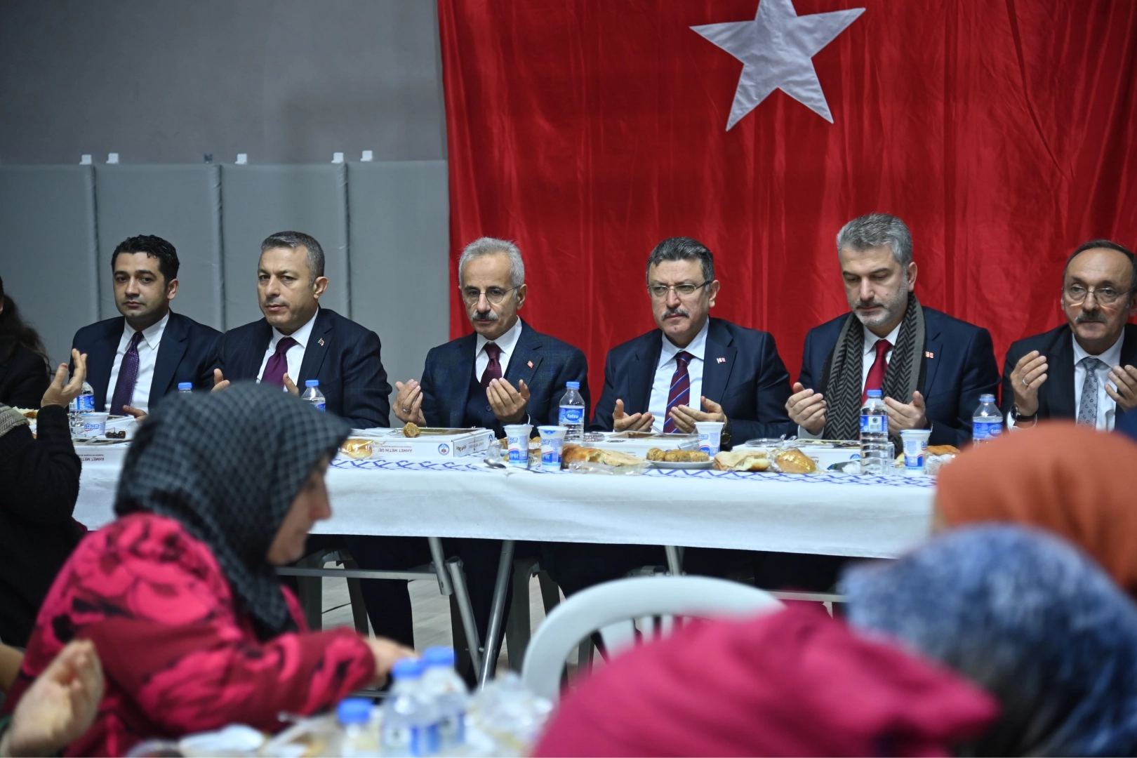 Bakan Uraloğlu ve Başkan Genç’ten Düzköy’e hizmet sözü