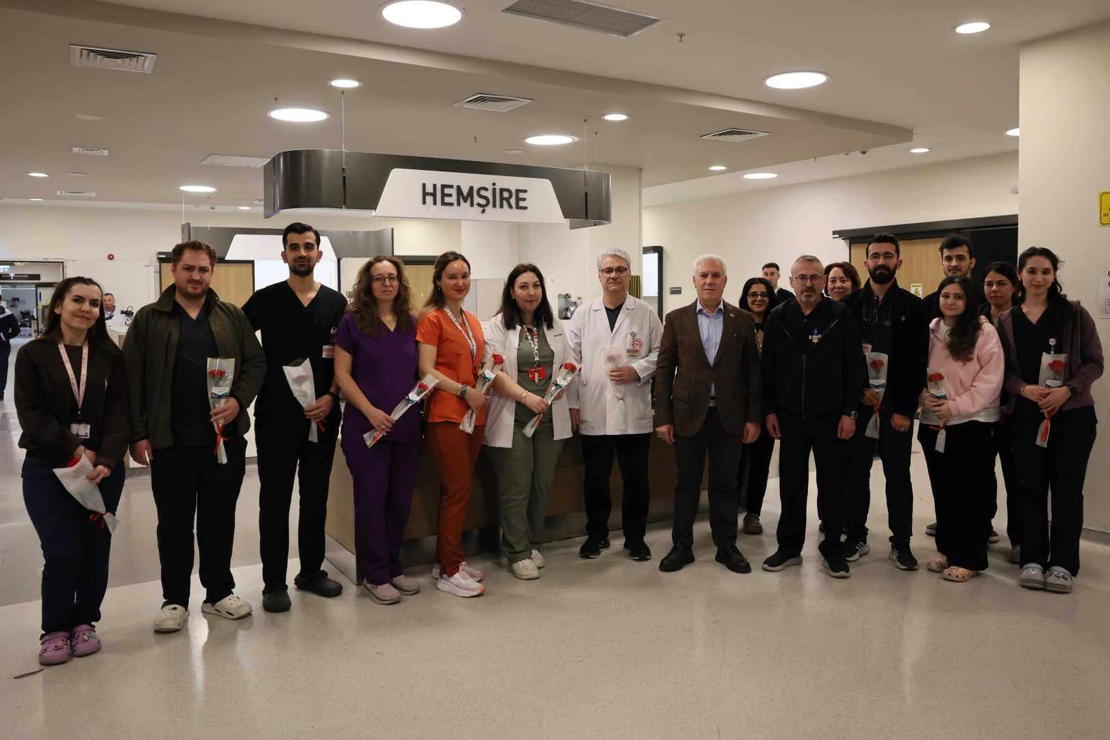 Başkan Bozbey’den sağlık çalışanlarına ziyaret