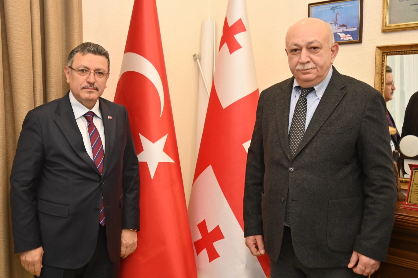 Başkan Genç’ten Gürcistan Başkonsolosluğu’na taziye ziyareti
