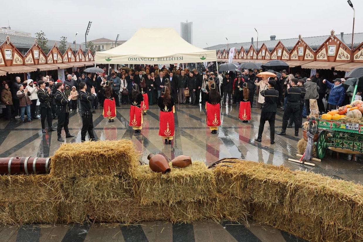 Bursa Osmangazi’de Atalık tohumlar geleceğe taşınıyor… 40 bin tohumla geleceğe yatırım
