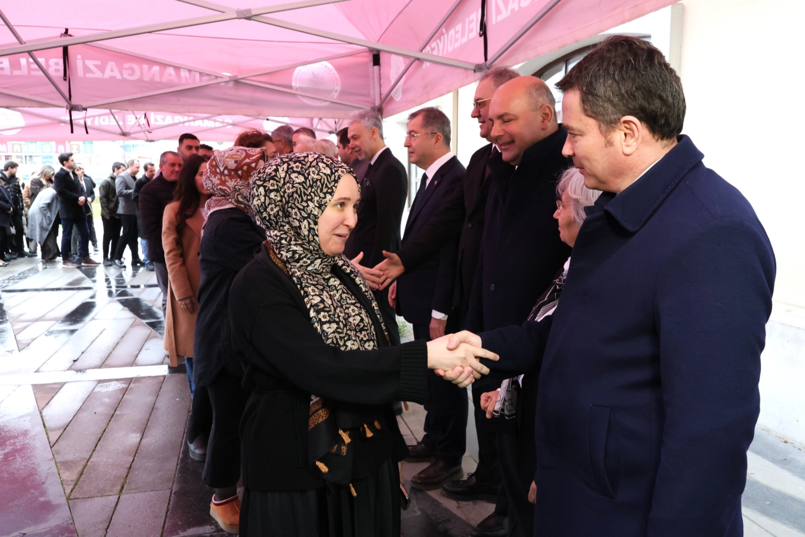 Bursa Osmangazi’de Başkan Aydın personeliyle tek tek bayramlaştı