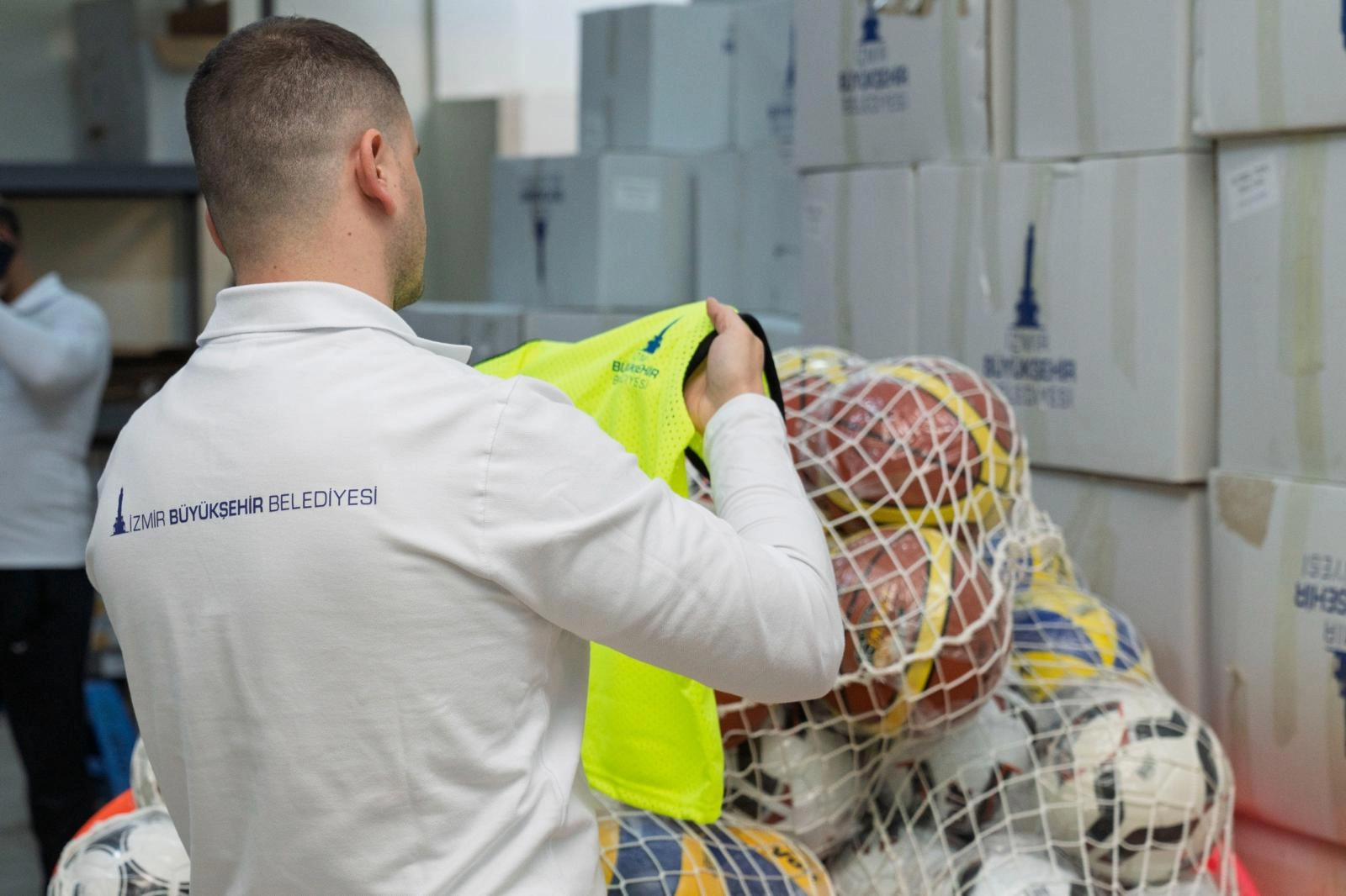 İzmir’de amatör spora 5 milyon TL’lik ayni destek