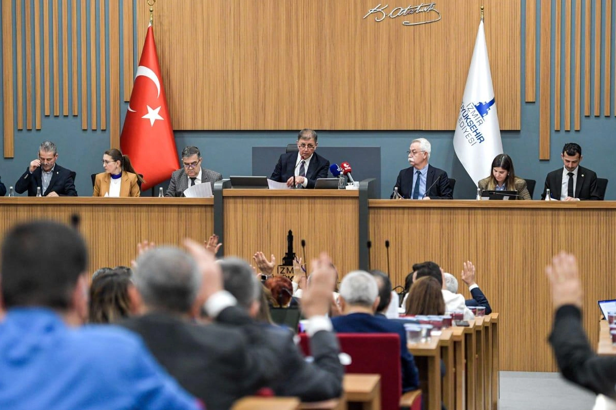 İzmir’de Başkan Tugay’dan kredi tepkisi!