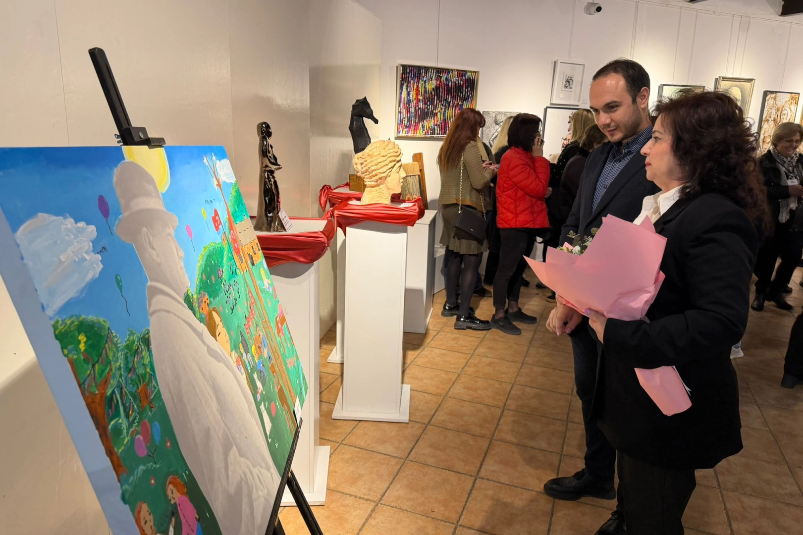 İzmit’te ‘Ve kadın dokununca’ sergisi kapılarını açtı