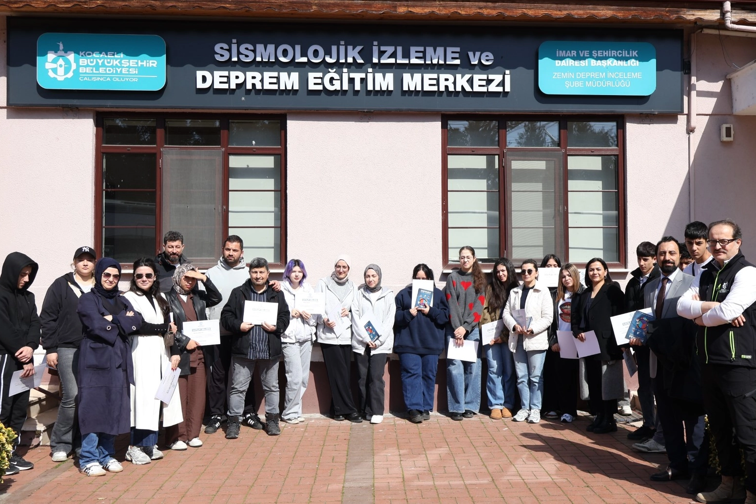 Kocaeli’de ‘Beyaz Kalpler’ afet gerçeğini deneyimledi