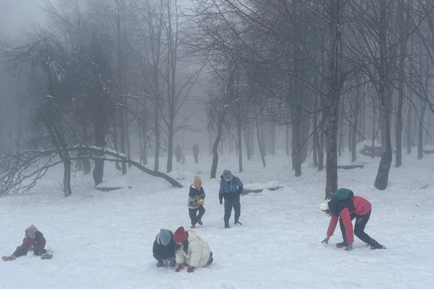 Kocaeli Kuzuyayla’da bayram sevinci karla buluştu