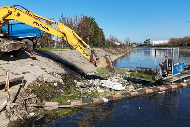 Kocaeli’nde 12 metreküp atık denize ulaşmadan toplandı