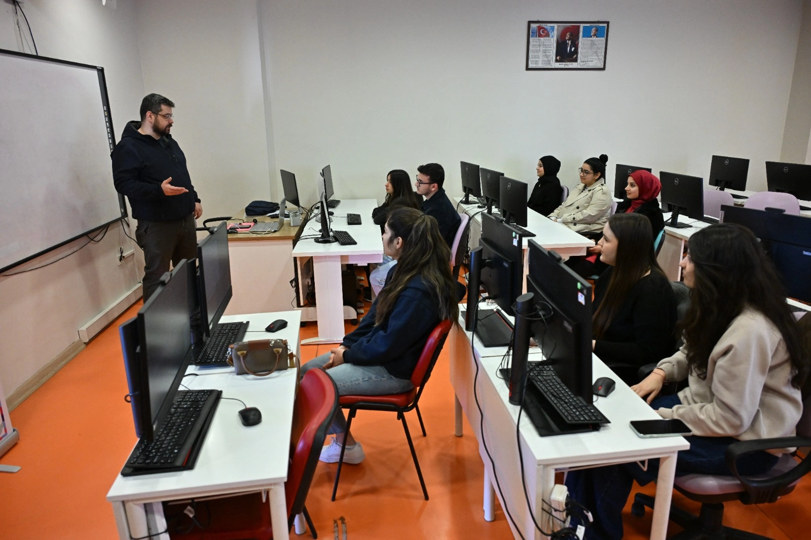 Manisa Büyükşehir’den gençlere dijital vizyon