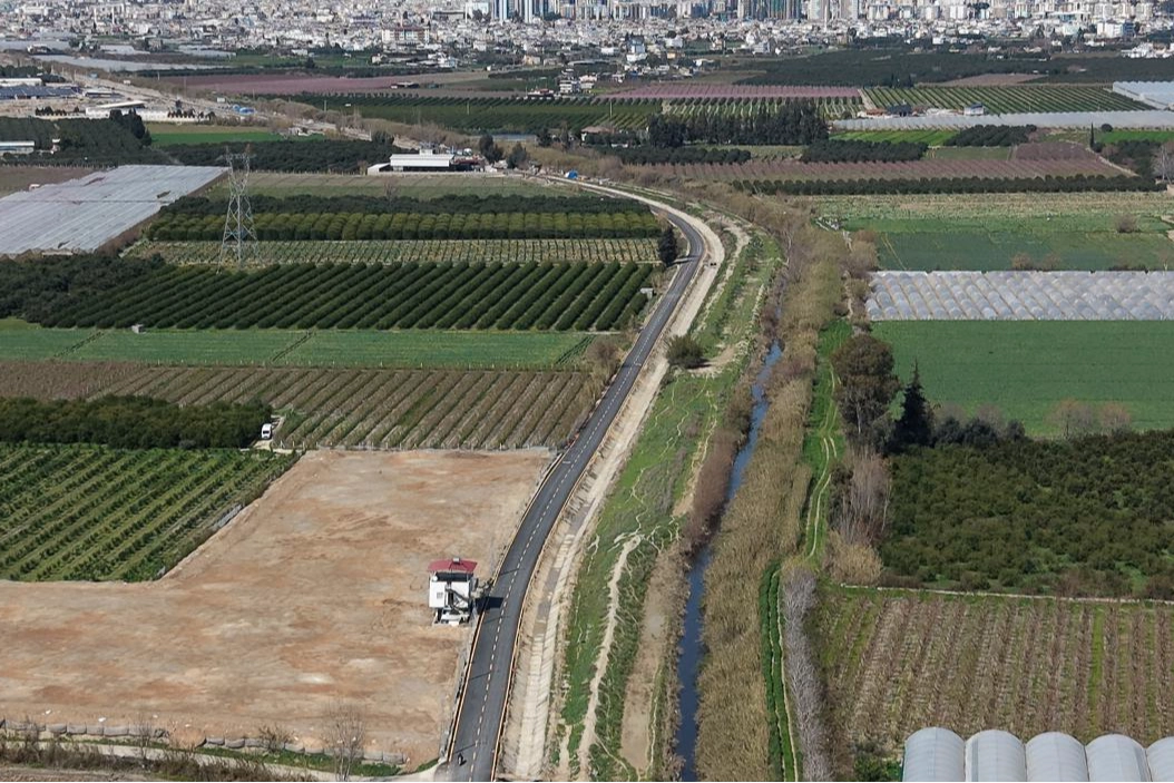 Mersin’de grup yolları kaliteyle yenileniyor
