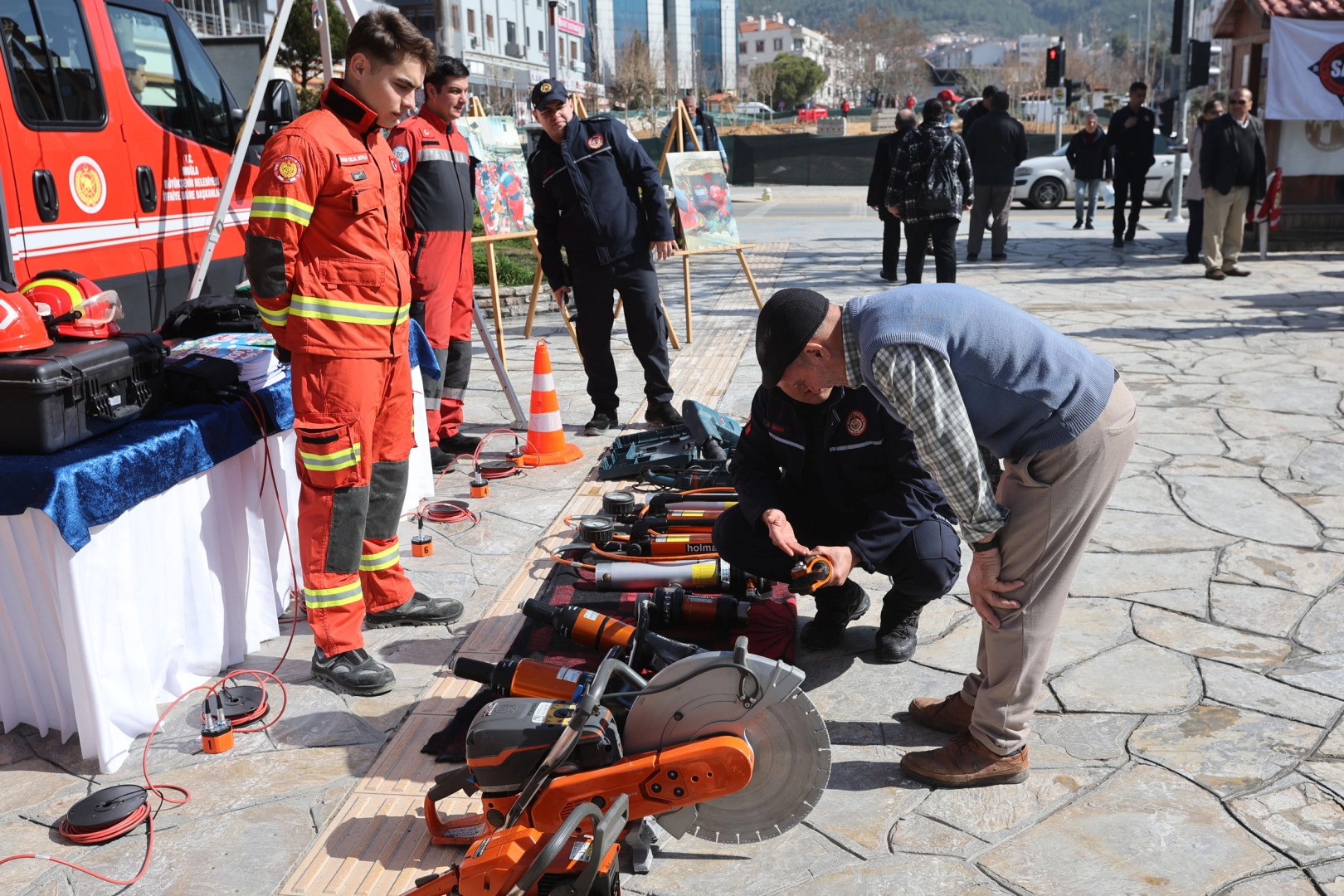 Muğla Menteşe Meydanı’ndan afet mesajı verdi