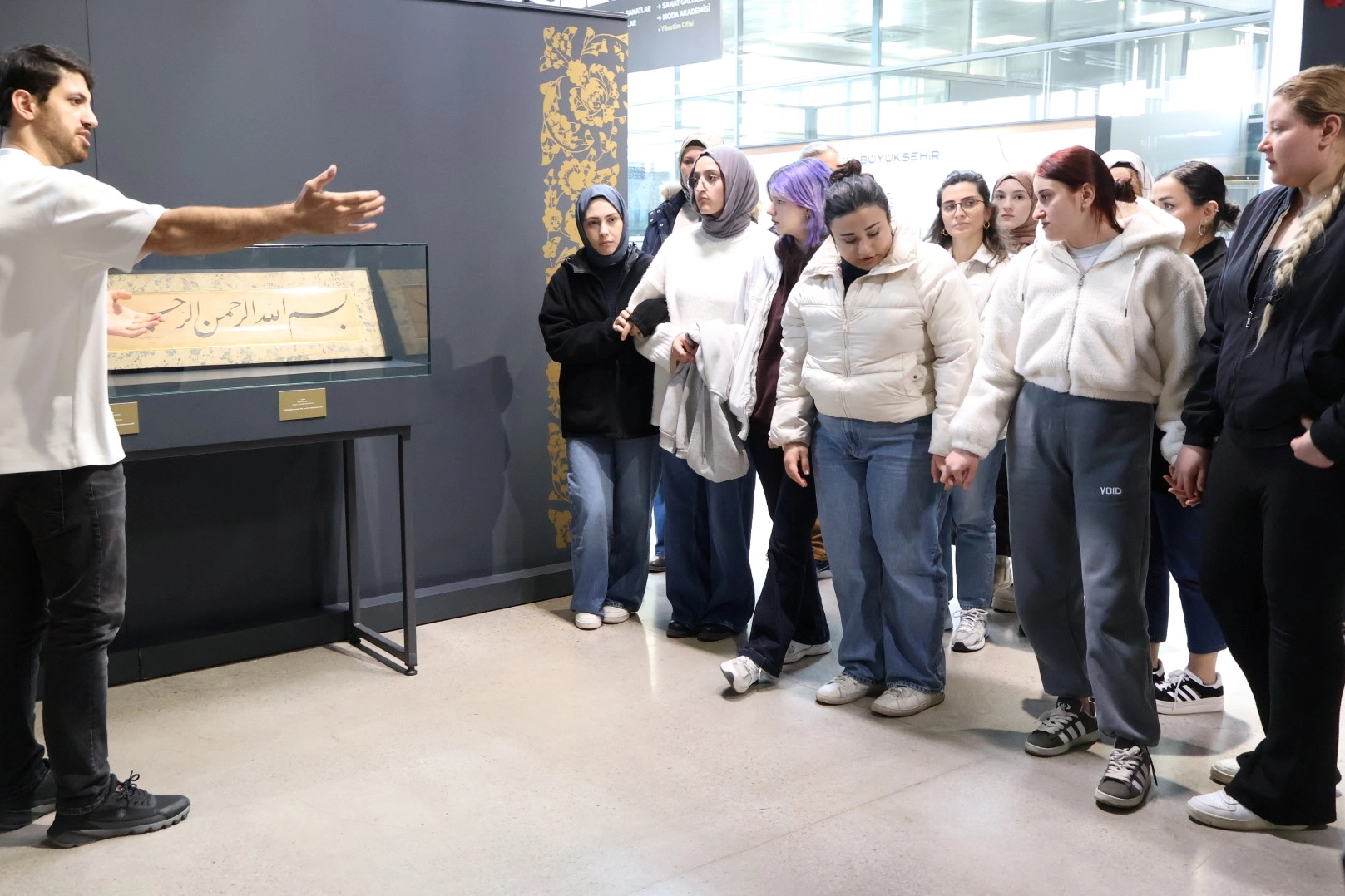 Mukaddes emanetler Kocaeli’de ‘Beyaz Kalpleri’ duygulandırdı