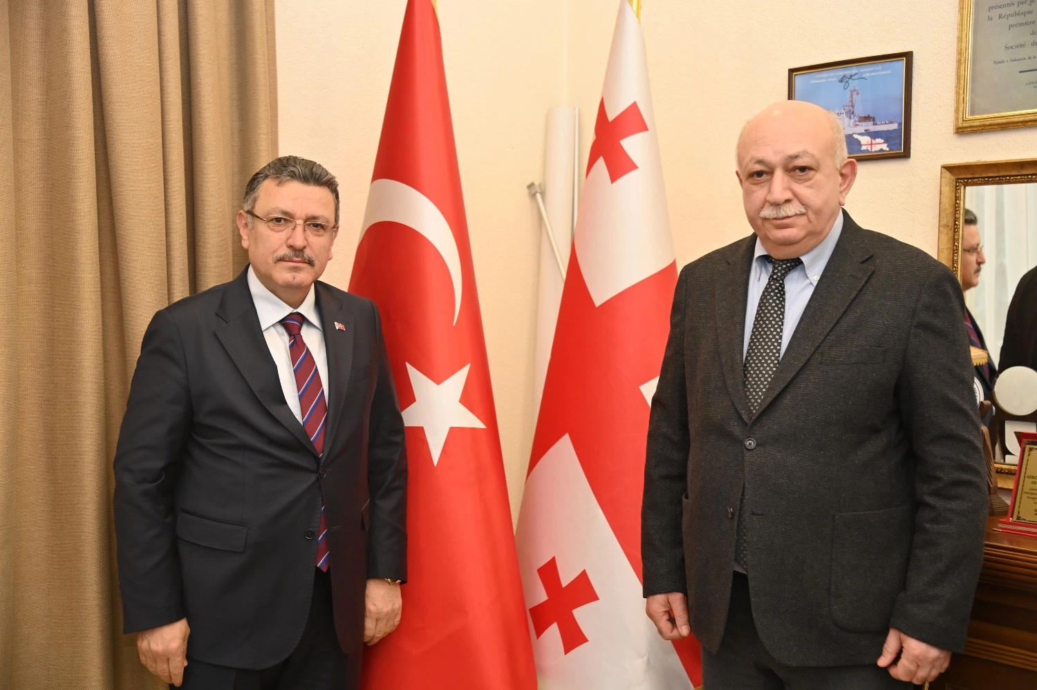Trabzon’da Başkan Genç’ten Gürcistan Başkonsolosluğu’na taziye ziyareti