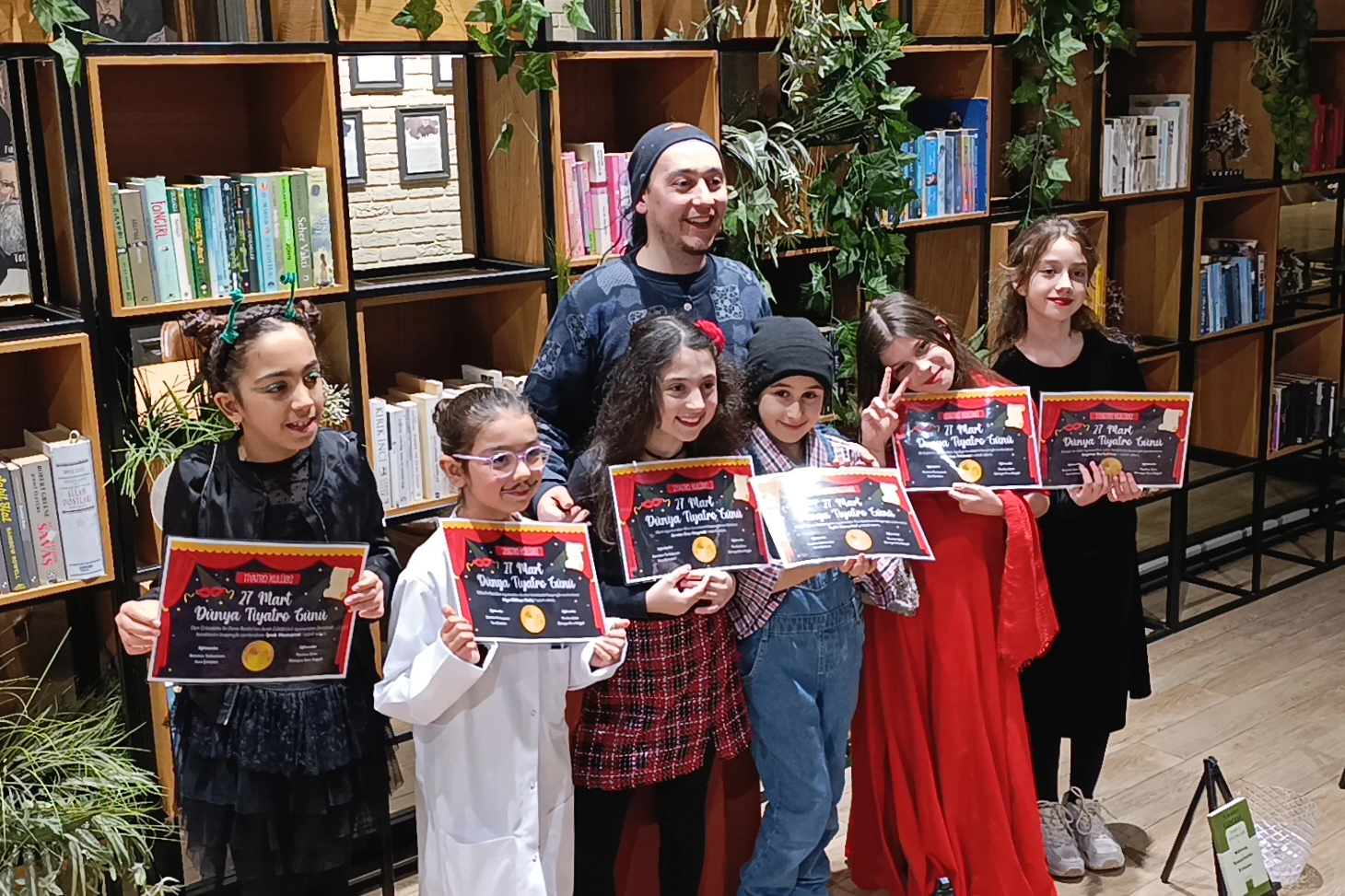 Ünlü tiyatro tiratları Bursa’da çocukların yorumuyla sahnelendi