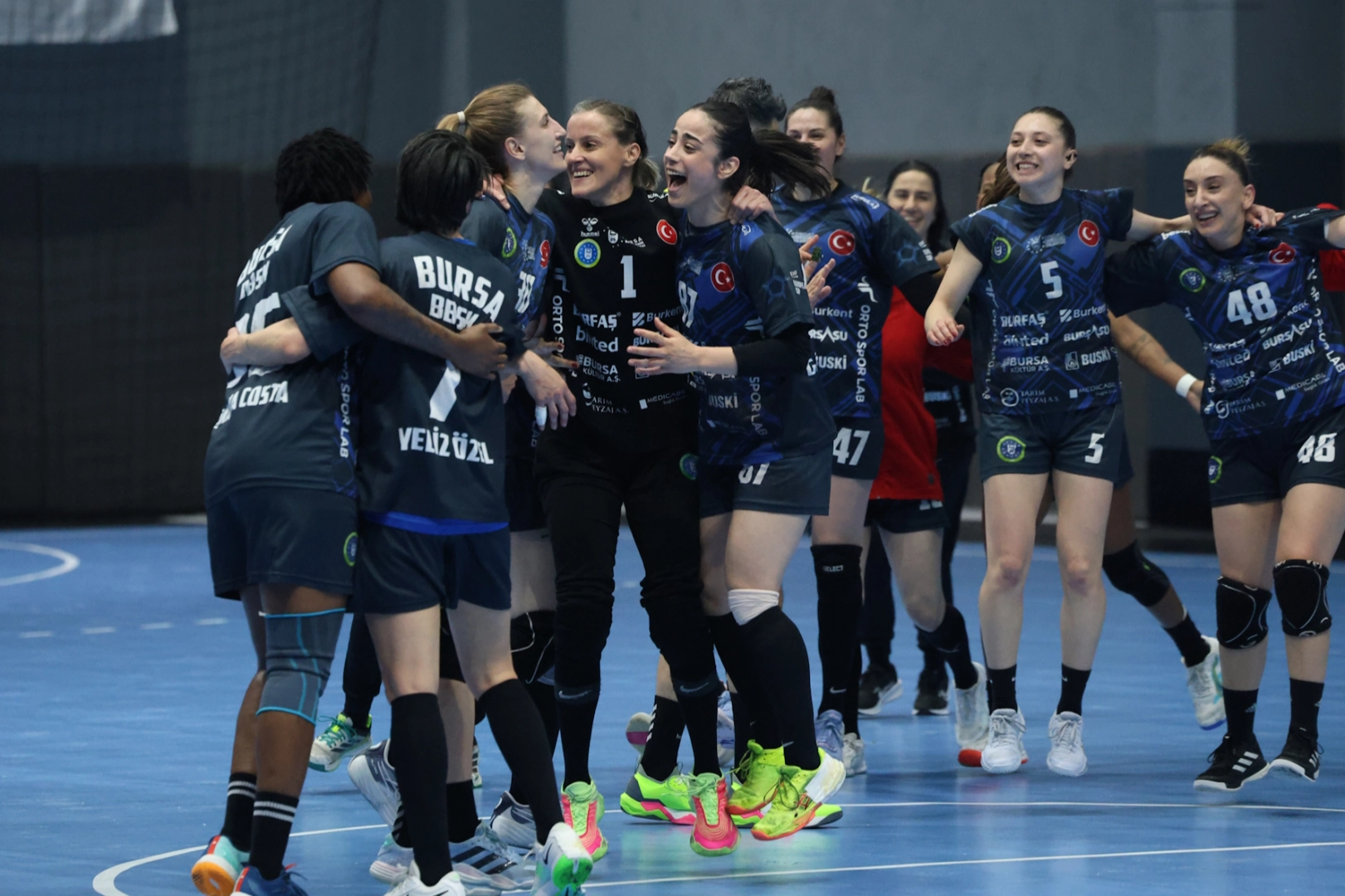 Bursa Büyükşehir’den hentbolda kritik galibiyet