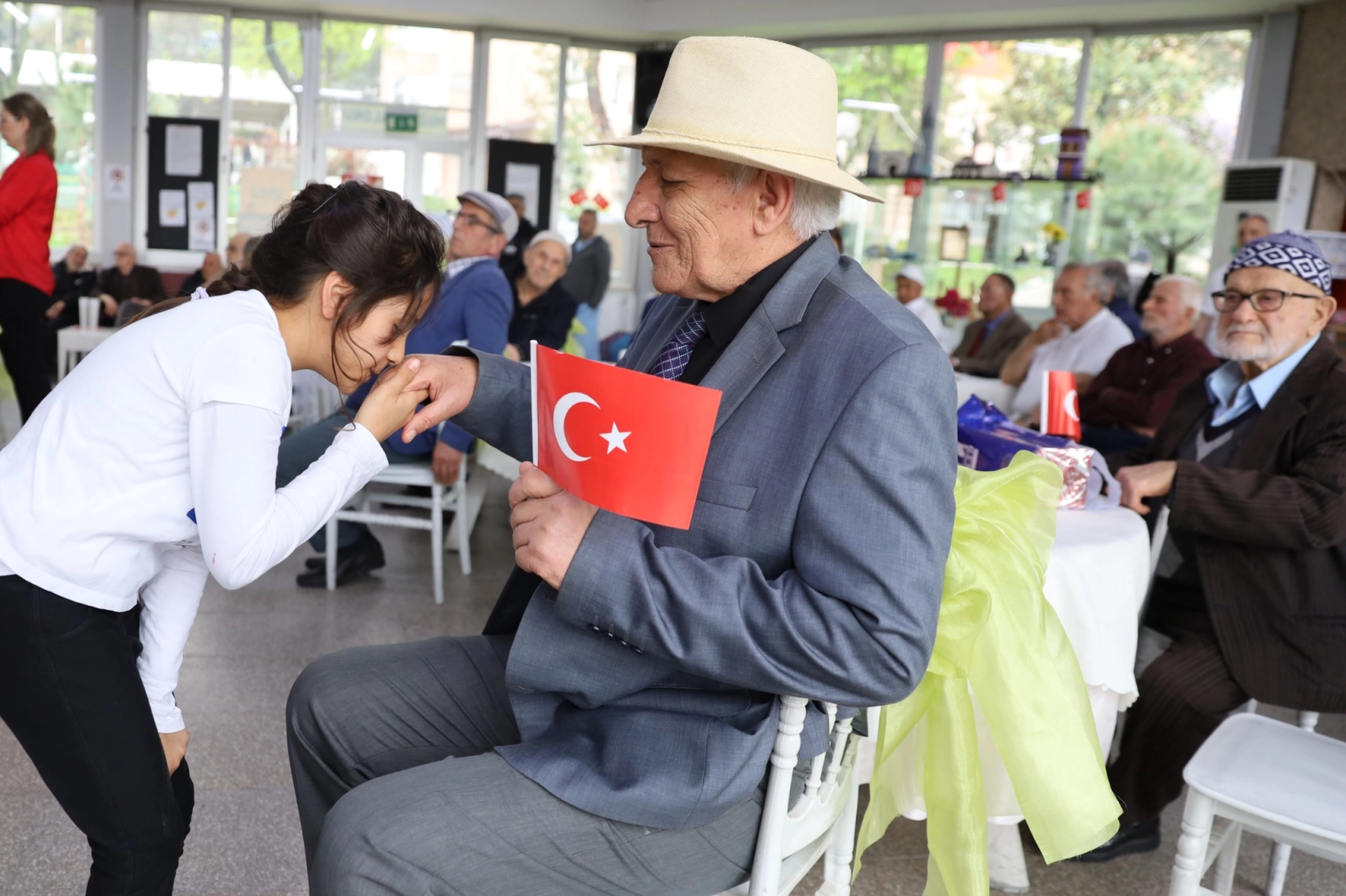 Bursa’da miniklerden ‘huzurlu’ kutlama