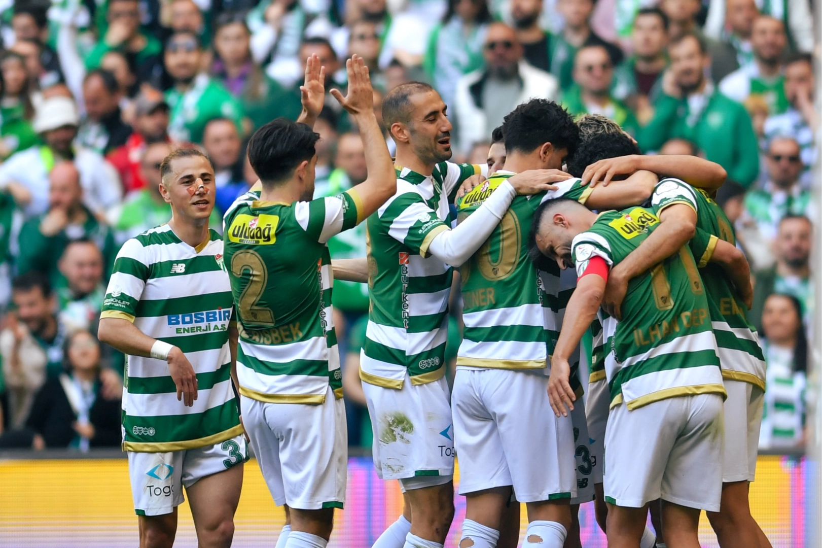 Bursaspor 1. Lig’e yükseldi… Bursa’da 5 gollü zafer!