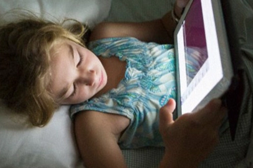 Dijital ekranlar ’emzik’ gibi kullanılmamalı!