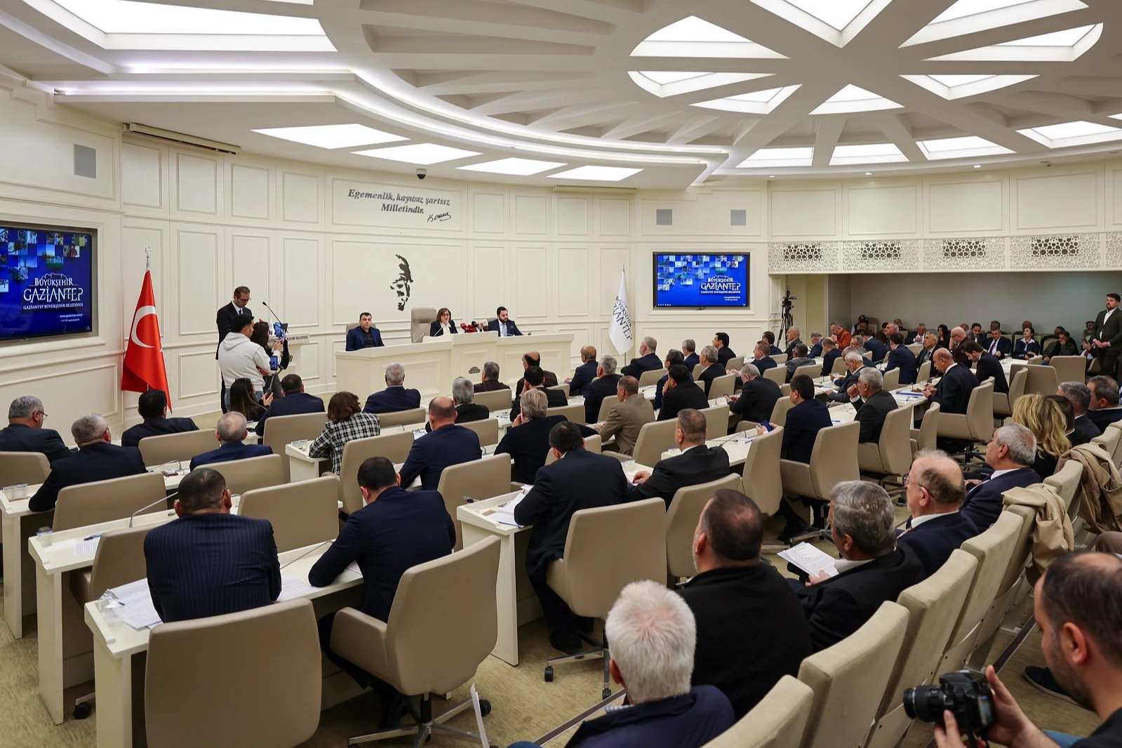 Gaziantep’ten Bakan Tekin’e ‘fahri hemşehrilik’ kararı