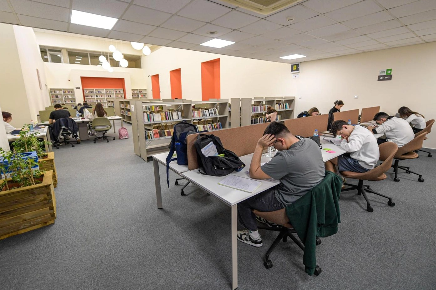 Hasan Ali Yücel Kütüphanesi İzmirlilerin yeni uğrak noktası oldu