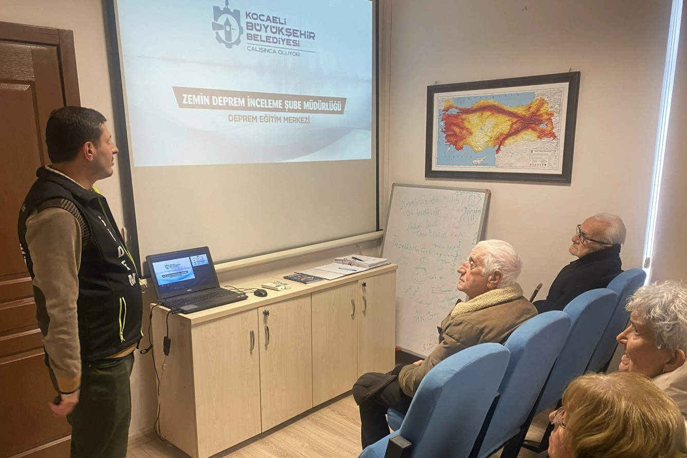 Kocaeli’de 65 yaş üstüne simülasyonlu deprem eğitimi