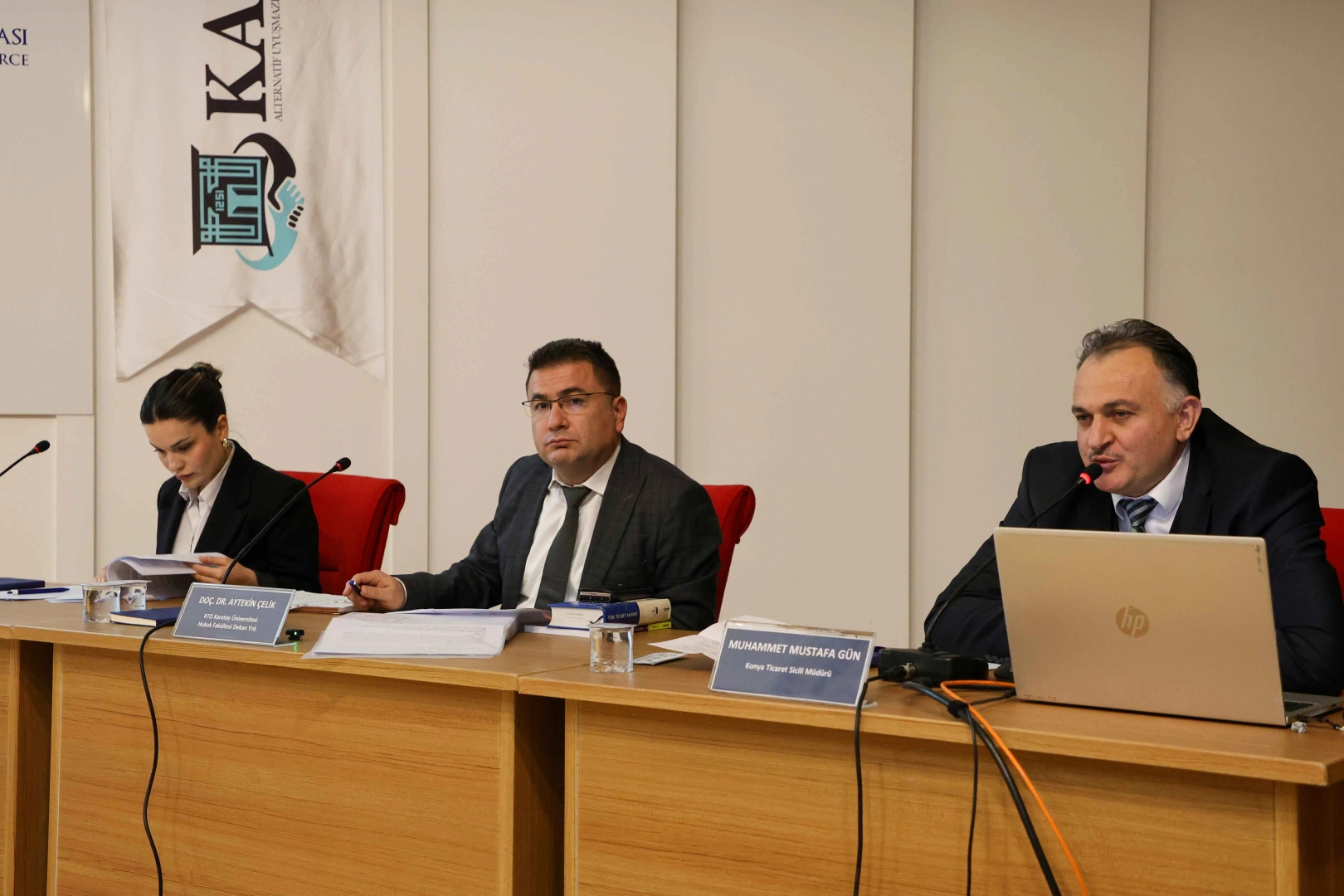 Konya’da fakülteli öğrencilere ticaret sicili uygulamalı anlatıldı