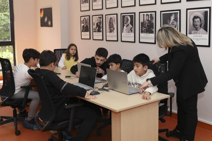 Mersin’de çocuklar hem düşünüyor hem üretiyor