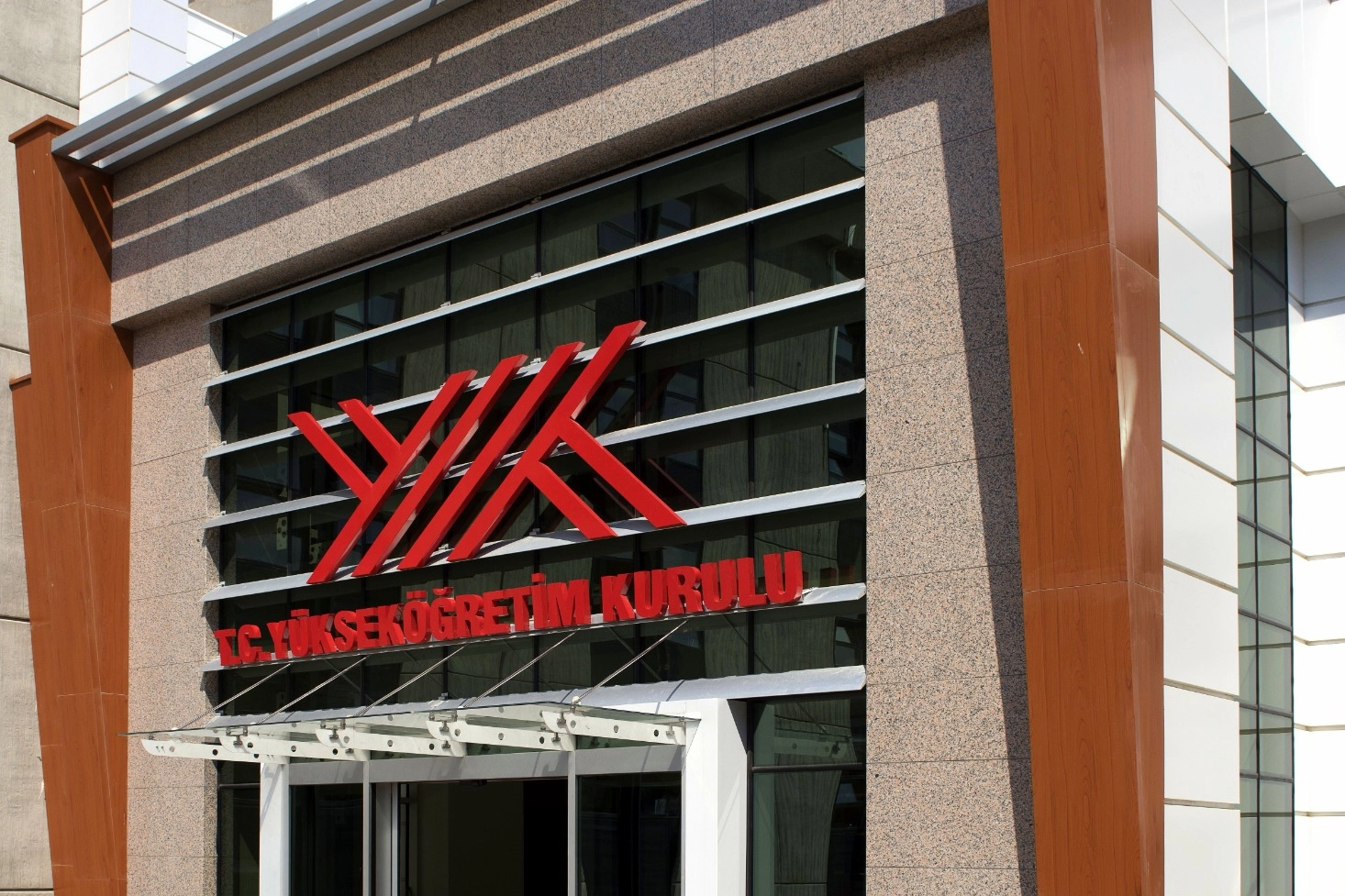 YÖK’ten yurt dışı için ‘diploma tanınırlığı’ uyarısı