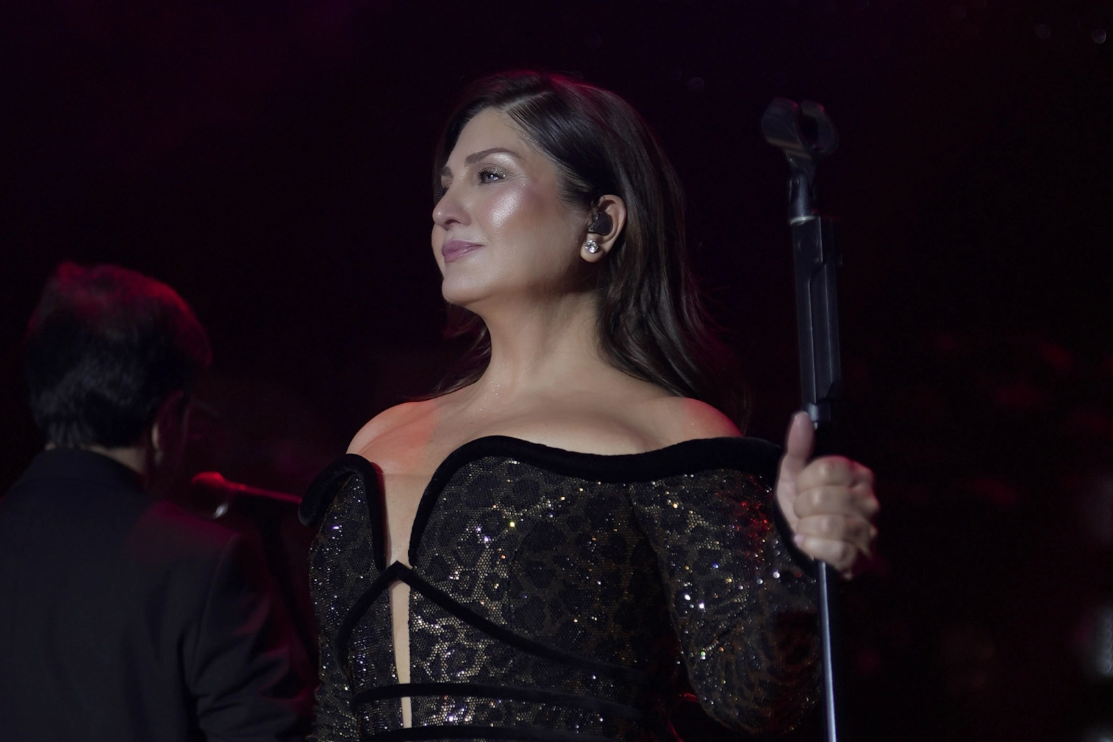 Sibel Can’dan İstanbul gecelerine ışıltılı start