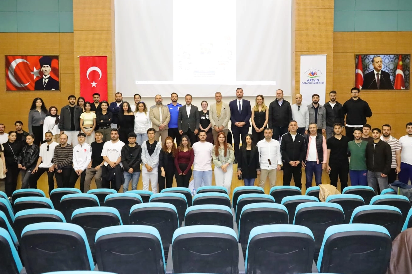 Artvin’de ‘Sporda Etik Yaklaşım ve Çocuğun Korunması’ eğitim programına yoğun ilgi