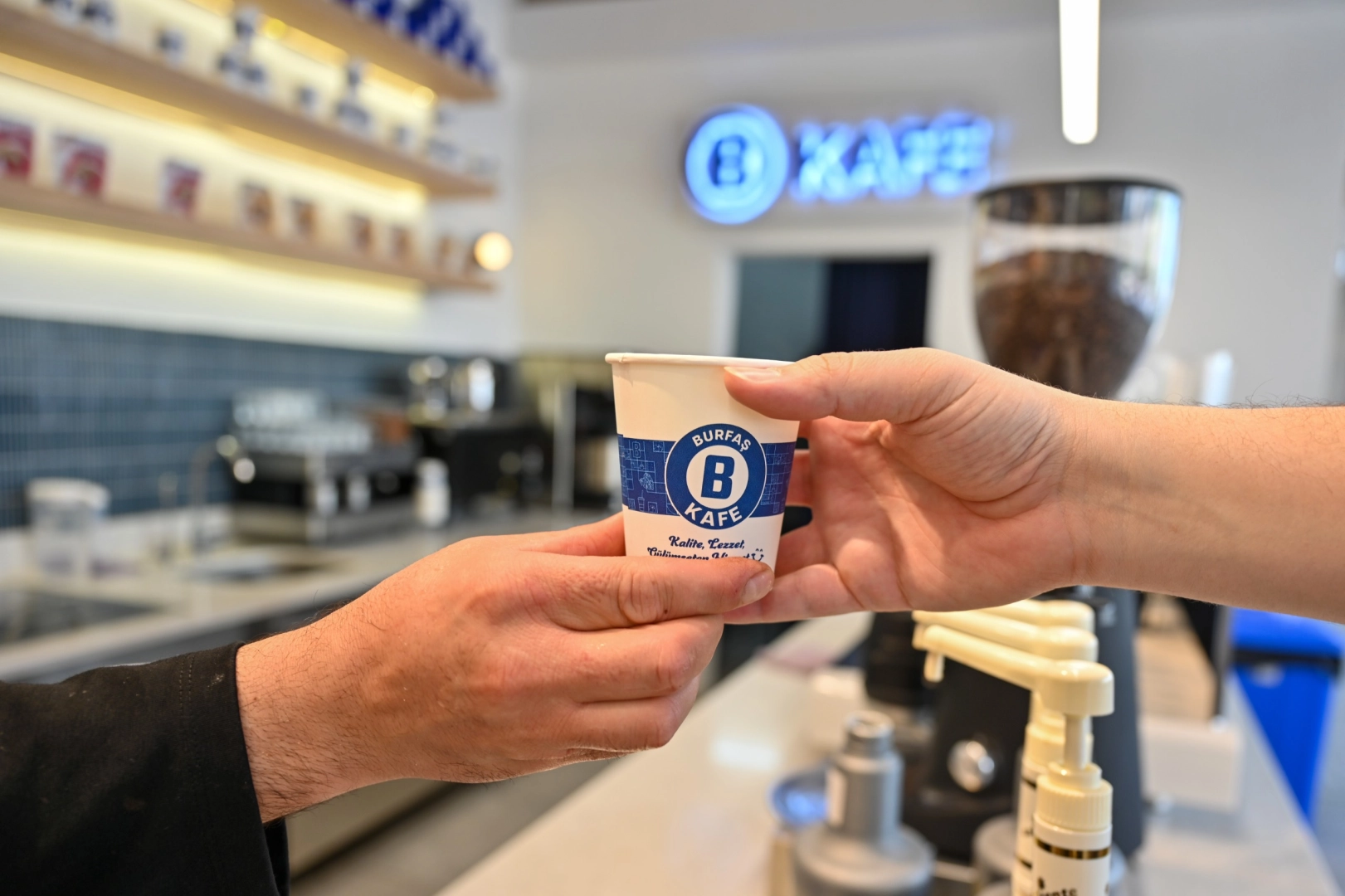 Burfaş B Kafe’lere yoğun ilgi