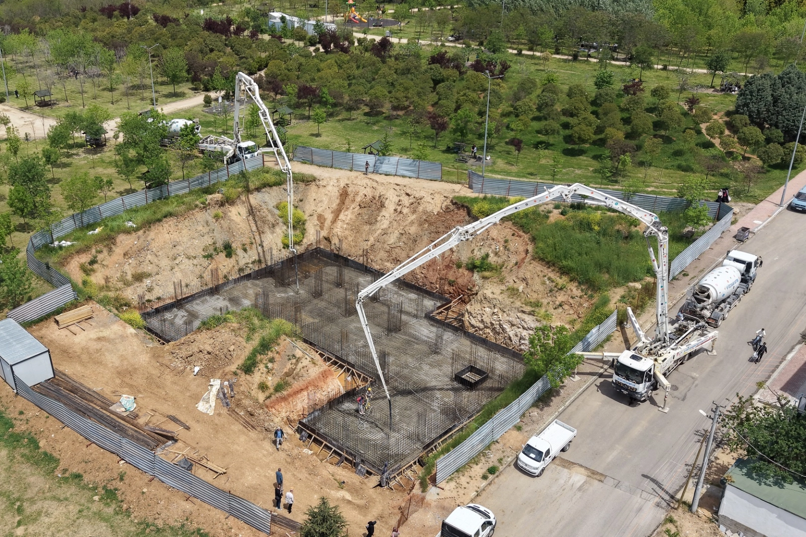 Çayırova’da ‘Kültür Evi’nin temel beton serimi gerçekleştirildi