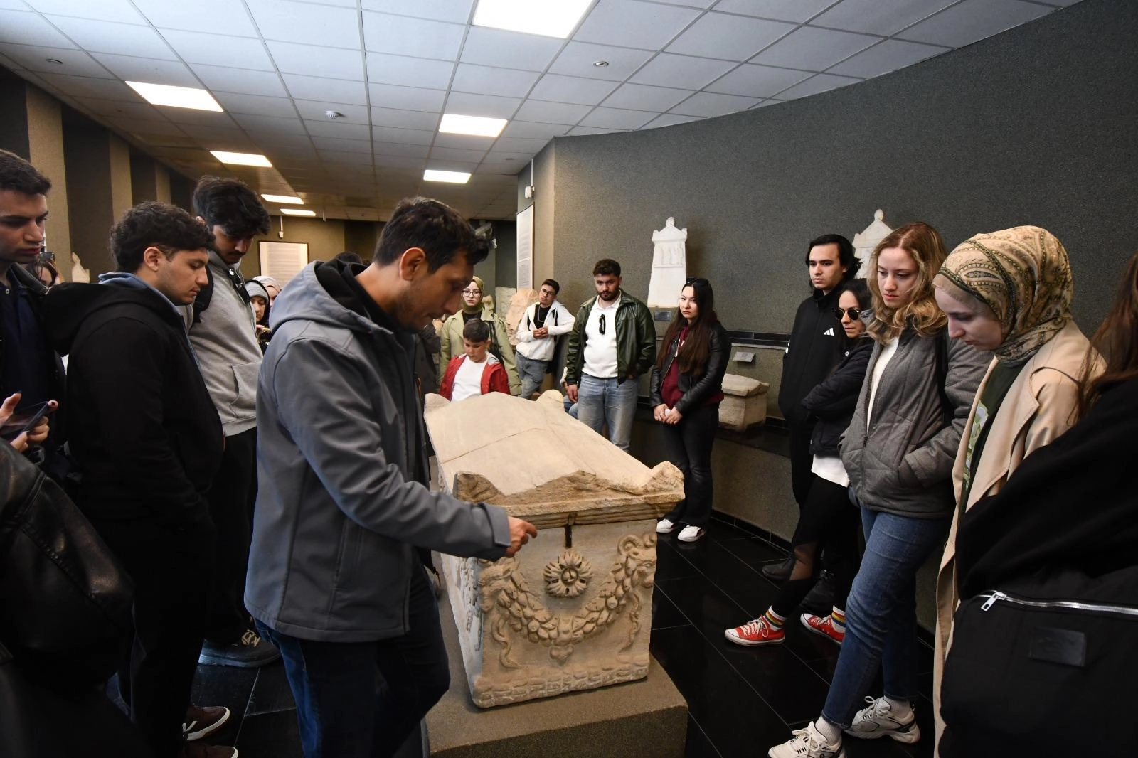 İzmir’de üniversite öğrencilerine Bergama ve Ödemiş gezisi