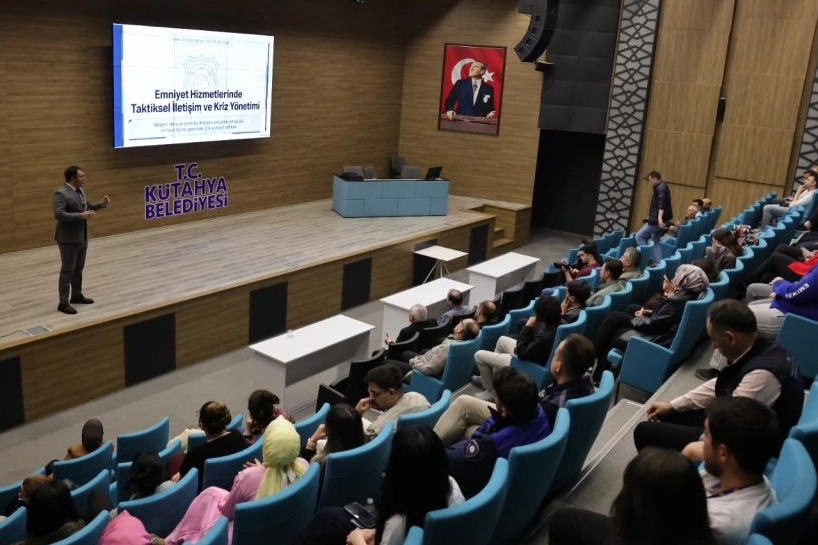 Kütahya’da belediye personeline ‘etkili iletişim’ eğitimi